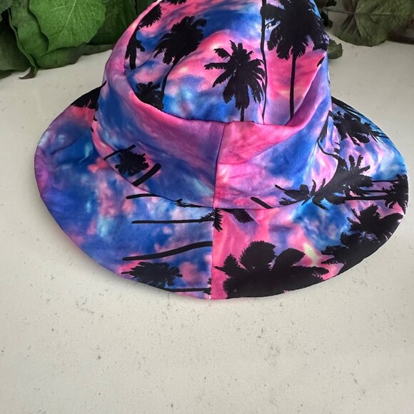 Tie-Dye Palm Tree Childs Bucket Hat Reversible Colorful Design - Picture 4 of 5